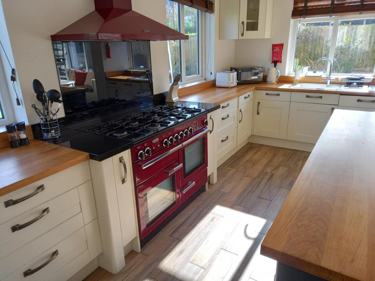 Grange Croft Villa Ben Rhydding Exterior foto